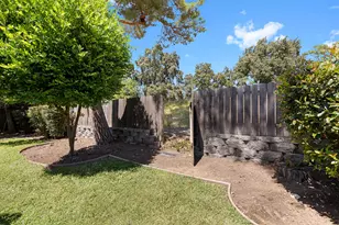 105 Waterglen Cir, Sacramento, CA 95826 - Photo 34