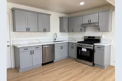 1060 Roanoke Avenue, Sacramento, CA 95838 - Photo 2