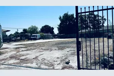 2658 E Waterloo Road, Stockton, CA 95205 - Photo 2