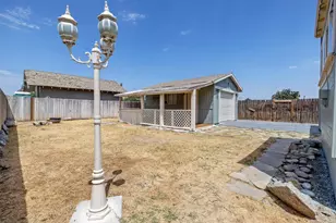 112 Irwin Ct, Hanford, CA 93230 - Photo 38