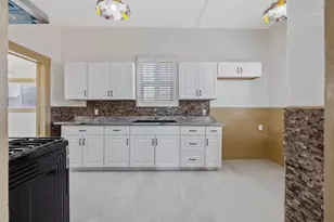112 Irwin Ct, Hanford, CA 93230 - Photo 16