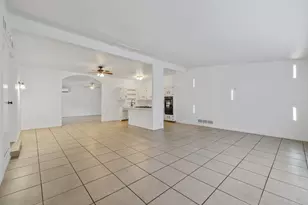 2214 S Locust St, Visalia, CA 93277 - Photo 18