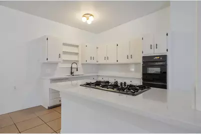 2214 S Locust Street, Visalia, CA 93277 - Photo 16