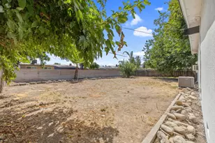 2214 S Locust St, Visalia, CA 93277 - Photo 42