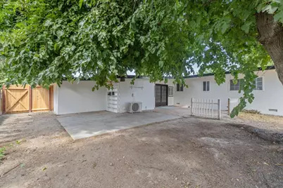 2214 S Locust Street, Visalia, CA 93277 - Photo 38