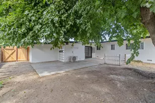 2214 S Locust St, Visalia, CA 93277 - Photo 38
