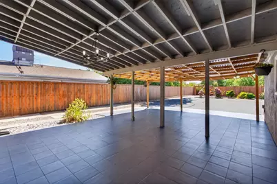 7674 Millroy Way, Sacramento, CA 95823 - Photo 10