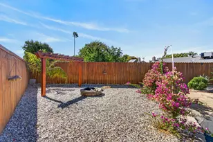 7674 Millroy Way, Sacramento, CA 95823 - Photo 14