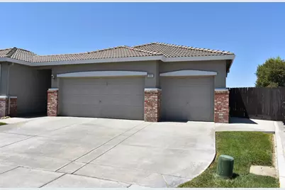 2051 Coliseum, Los Banos, CA 93635 - Photo 2