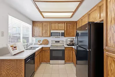 8715 Deer Creek Circle, Stockton, CA 95210 - Photo 12