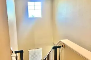 2009 Gus Vilallta Dr, Los Banos, CA 93635 - Photo 14