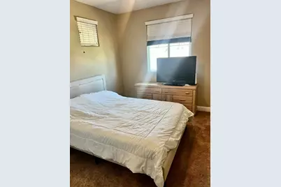 2009 Gus Vilallta Drive, Los Banos, CA 93635 - Photo 16
