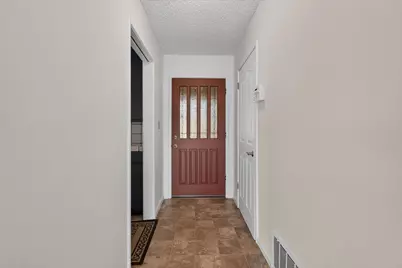 4707 Goya Parkway, Sacramento, CA 95823 - Photo 4
