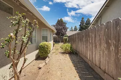 1374 Edgewood Avenue, Escalon, CA 95320 - Photo 38