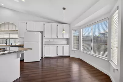 5119 Stoneglen Way, Elk Grove, CA 95758 - Photo 10