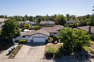 2040 Linden Grove Way, Carmichael, CA 95608 - Photo 4