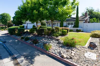 2040 Linden Grove Way, Carmichael, CA 95608 - Photo 2
