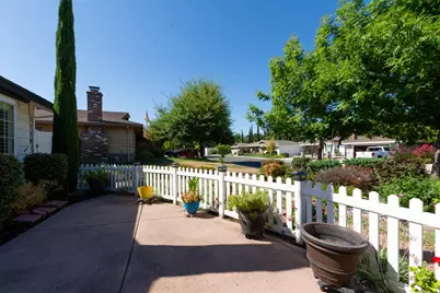 2040 Linden Grove Way, Carmichael, CA 95608 - Photo 8