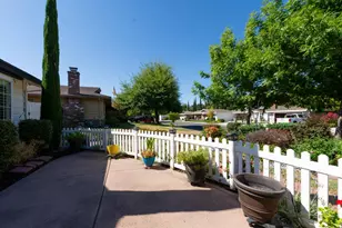 2040 Linden Grove Way, Carmichael, CA 95608 - Photo 8