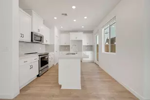 14545 Southpointe Dr, Folsom, CA 95630 - Photo 2