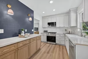 421 40th St, Sacramento, CA 95819 - Photo 8