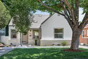 421 40th St, Sacramento, CA 95819 - Photo 2