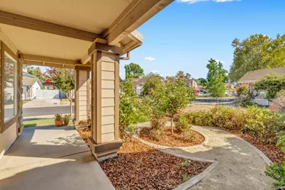 9350 Framington Way, Elk Grove, CA 95758 - Photo 6