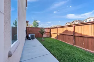 8421 Vila Gale Way, Elk Grove, CA 95757 - Photo 38