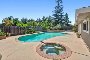 9101 Plaza Park Dr, Elk Grove, CA 95624 - Photo 32