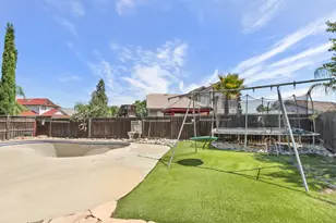 8181 Marion Oaks Ct, Sacramento, CA 95828 - Photo 46
