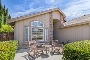 8181 Marion Oaks Ct, Sacramento, CA 95828 - Photo 2
