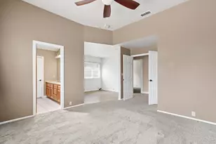 8181 Marion Oaks Ct, Sacramento, CA 95828 - Photo 28