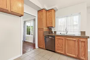 8181 Marion Oaks Ct, Sacramento, CA 95828 - Photo 20