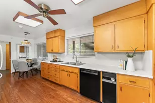 1258 Ridgeway Dr, Sacramento, CA 95822 - Photo 10