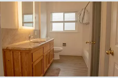 7966 Macarthur Boulevard #B, Oakland, CA 94605 - Photo 6