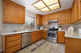 8924 Bear Park Ct, Elk Grove, CA 95758 - Photo 4