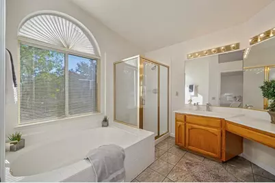 8924 Bear Park Ct, Elk Grove, CA 95758 - Photo 10