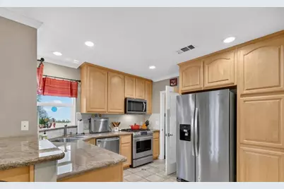 1621 10th Avenue, Sacramento, CA 95818 - Photo 8