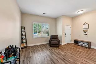 9656 Holly Glen Way, Elk Grove, CA 95757 - Photo 8