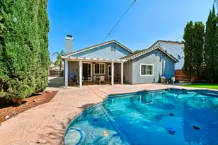 9656 Holly Glen Way, Elk Grove, CA 95757 - Photo 2