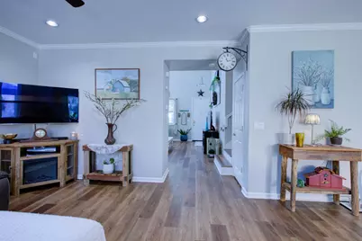 201 Waters Edge Drive, Waterford, CA 95386 - Photo 6