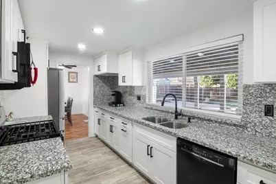 1412 Oakridge Court, Modesto, CA 95351 - Photo 12