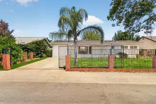 631 Las Palmas Ave, Sacramento, CA 95815 - Photo 2
