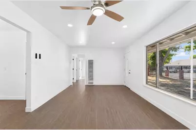 631 Las Palmas Avenue, Sacramento, CA 95815 - Photo 12