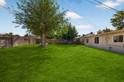 631 Las Palmas Avenue, Sacramento, CA 95815 - Photo 28
