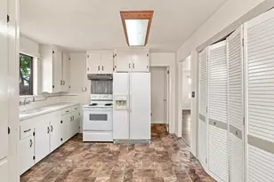 1325 Roosevelt Ave, Escalon, CA 95320 - Photo 10