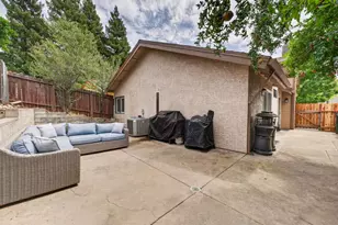 4529 Galbrath Dr, Sacramento, CA 95842 - Photo 26