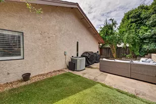 4529 Galbrath Dr, Sacramento, CA 95842 - Photo 28