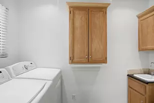 3221 Lakeshore Ct, Modesto, CA 95355 - Photo 20