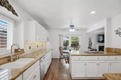 3221 Lakeshore Court, Modesto, CA 95355 - Photo 12